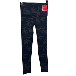 SPANX Look At Me Now‎ seamless black camo leggings NWT - Size S/P
